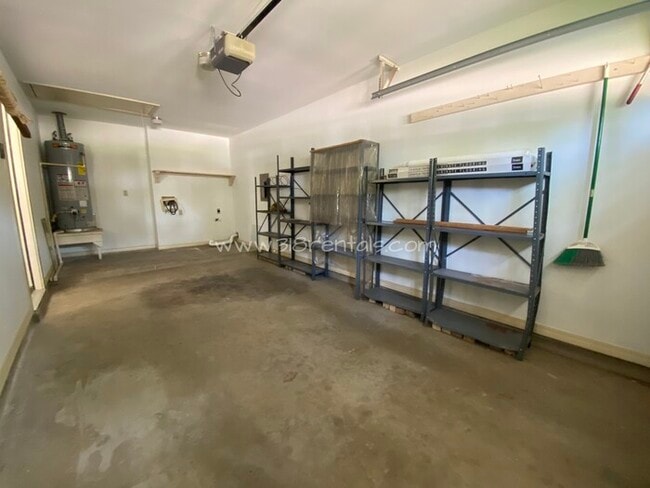 Building Photo - Home in Shady Grove available!