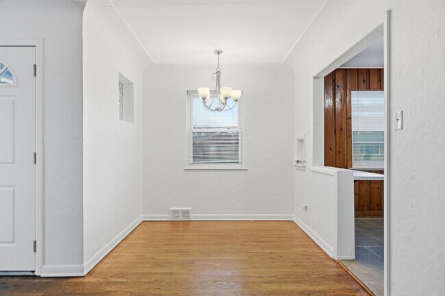 Building Photo - 5320 E Thrill Pl