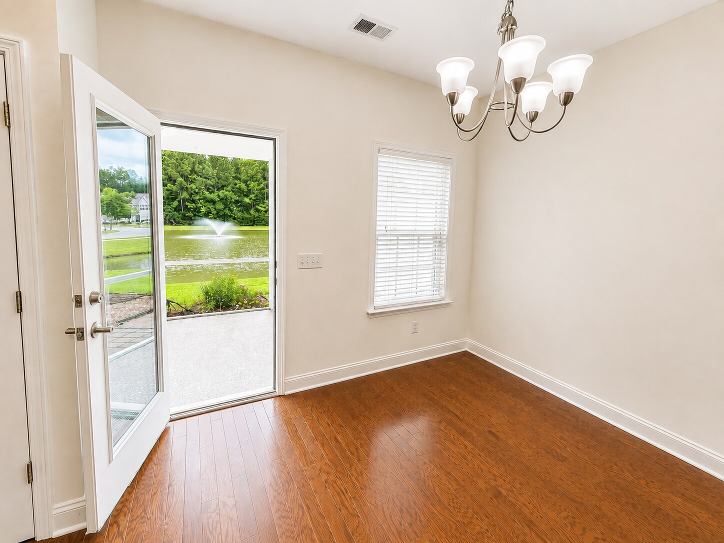 screen porch off of kitchen - 1107 Bennington Dr