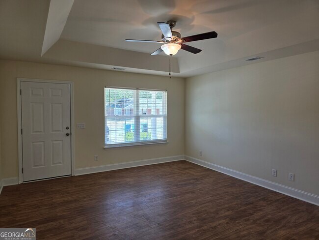 Building Photo - 129 Smithfield Dr