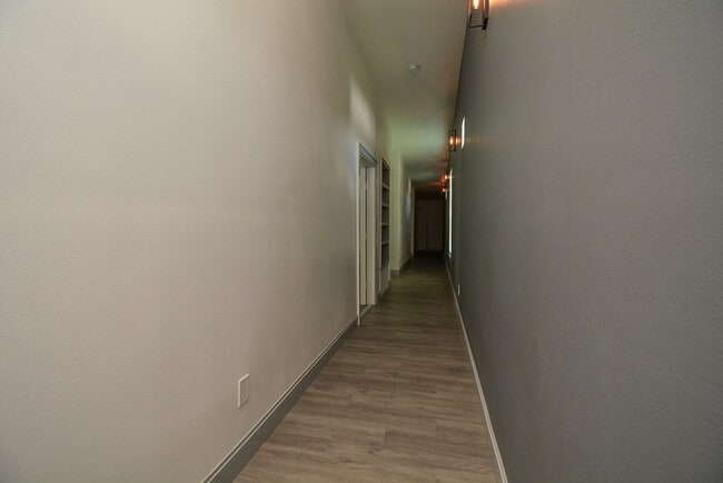 Building Photo - 5018 Avenue M 1/2