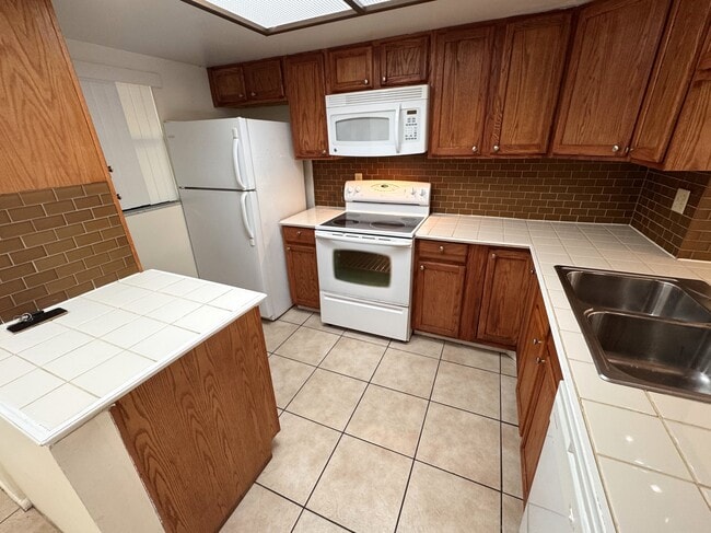 Building Photo - 4989 Puritan Cir