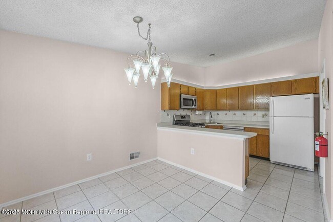 Building Photo - 237 Wycoff Way W