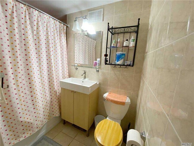 Building Photo - 97-7-97-63 63rd Rd