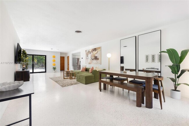 Building Photo - 1860 SW 13th St