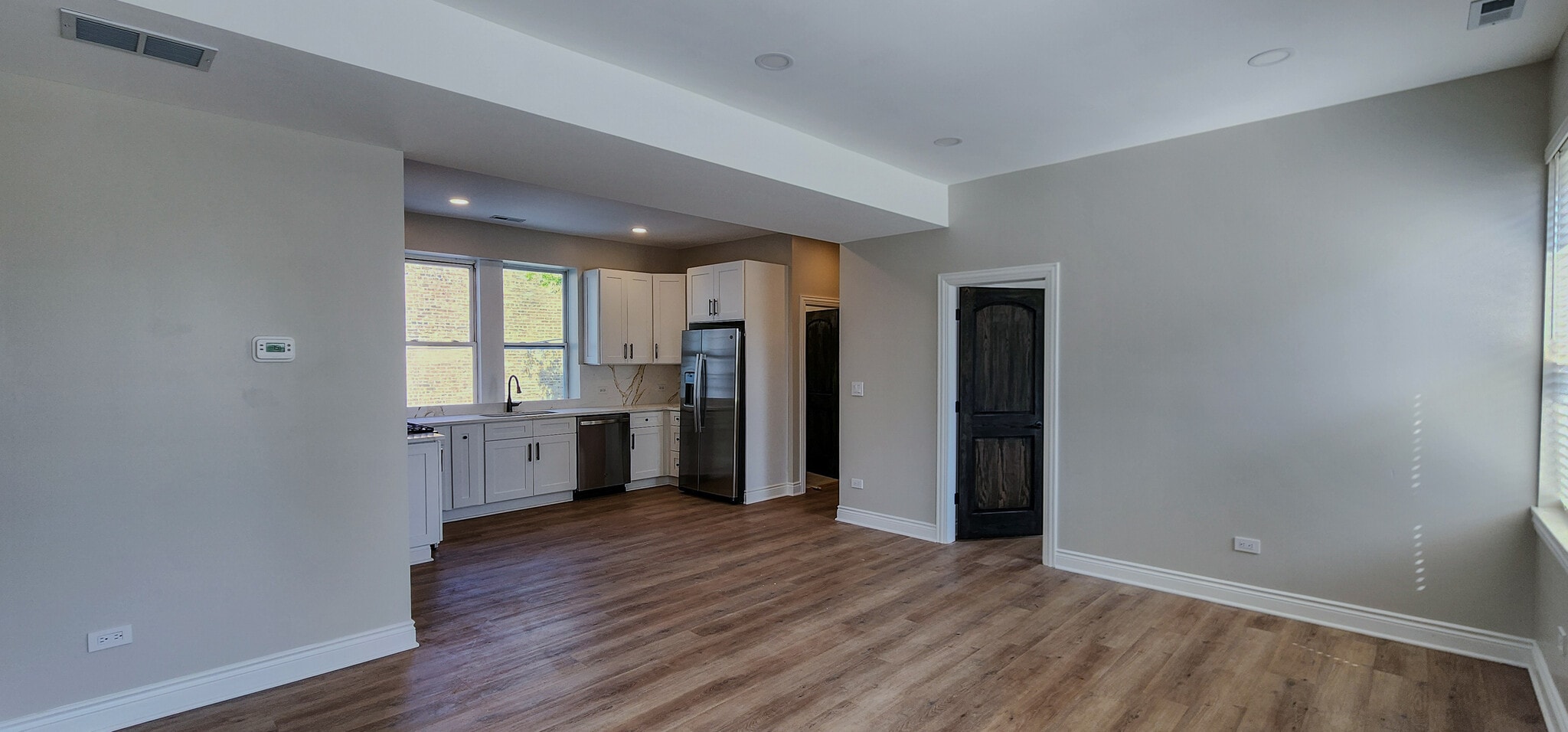 Building Photo - 2552 S Central Park Ave