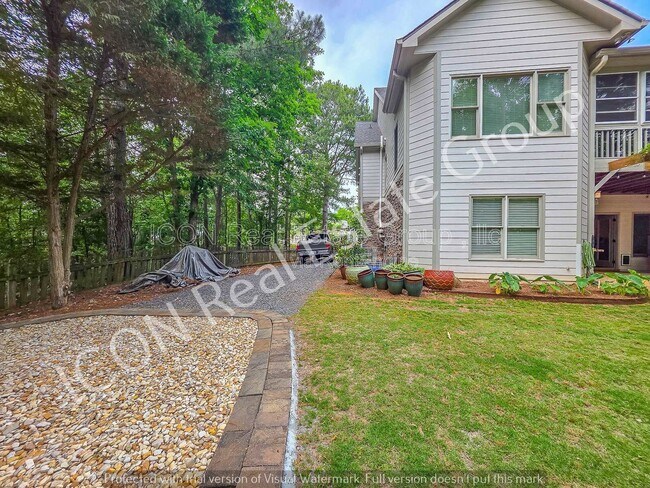 Building Photo - 104 Rock Creek Ln