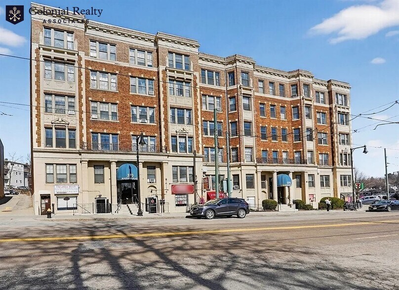 Building Photo - 370 Chestnut Hill Ave