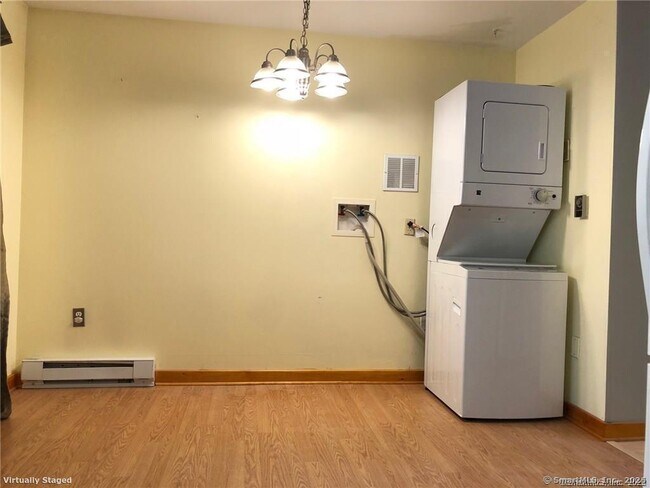 Building Photo - 246 Woodford Ave