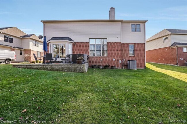 Building Photo - 41656 Steinbeck Glen