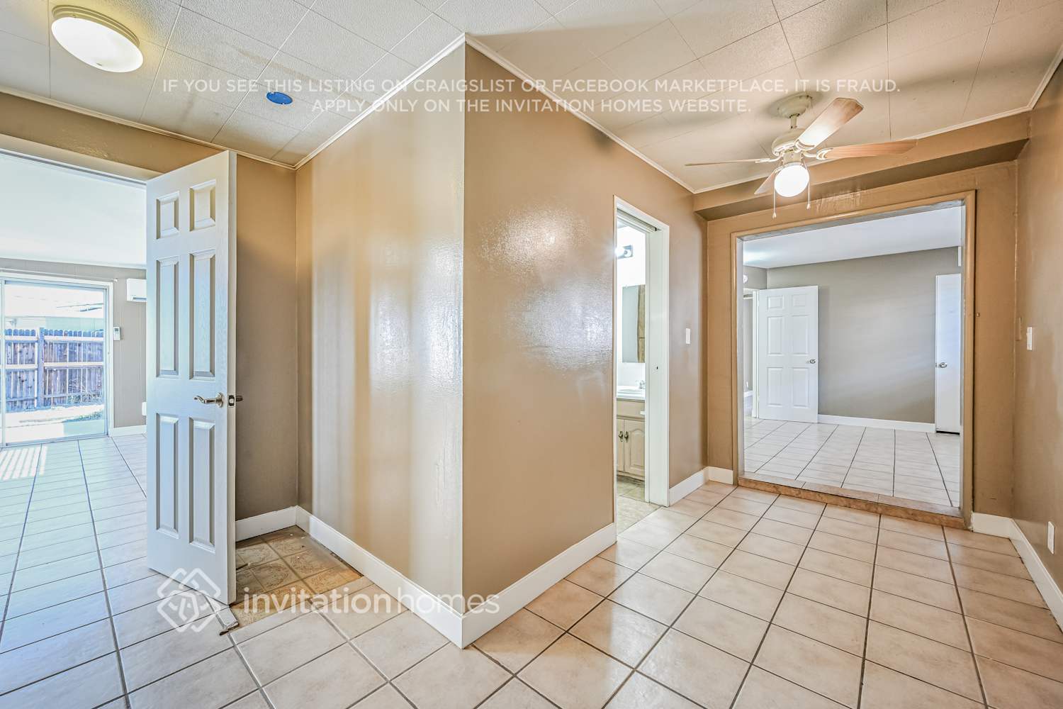 Building Photo - 11207 W Oregon Ave