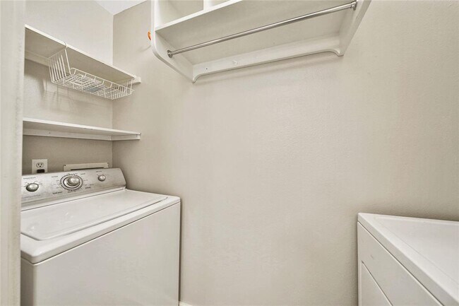 Building Photo - 6202 Spruce Bough Ct