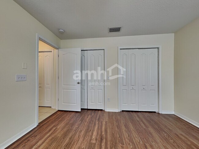 Building Photo - 8431 Deer Chase Dr