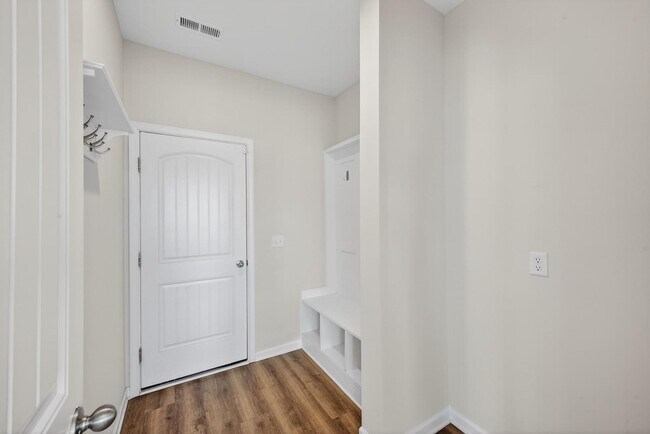 Building Photo - 255 Mansell