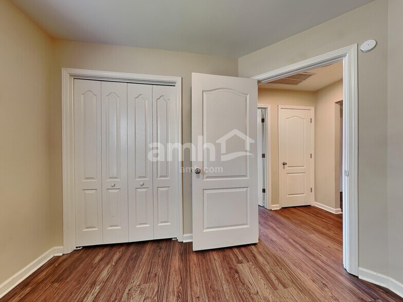 Building Photo - 107 Fontenot Dr