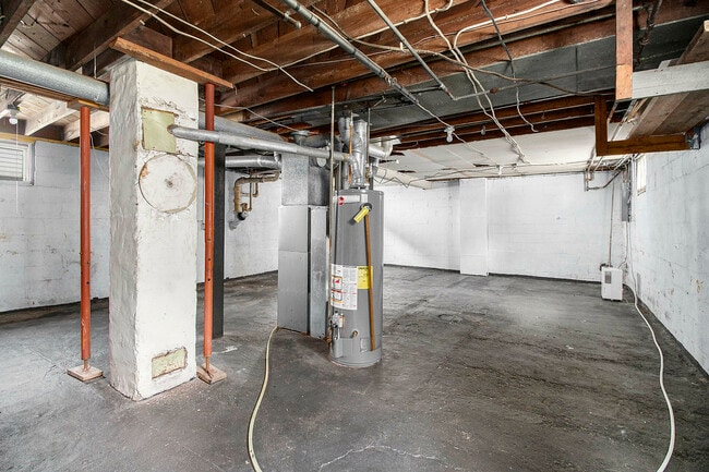 Building Photo - 539 Gayle Ave