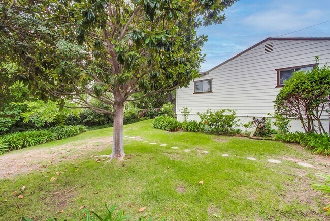 Building Photo - Charming Fully Remodeled 3-Bedroom Home in...
