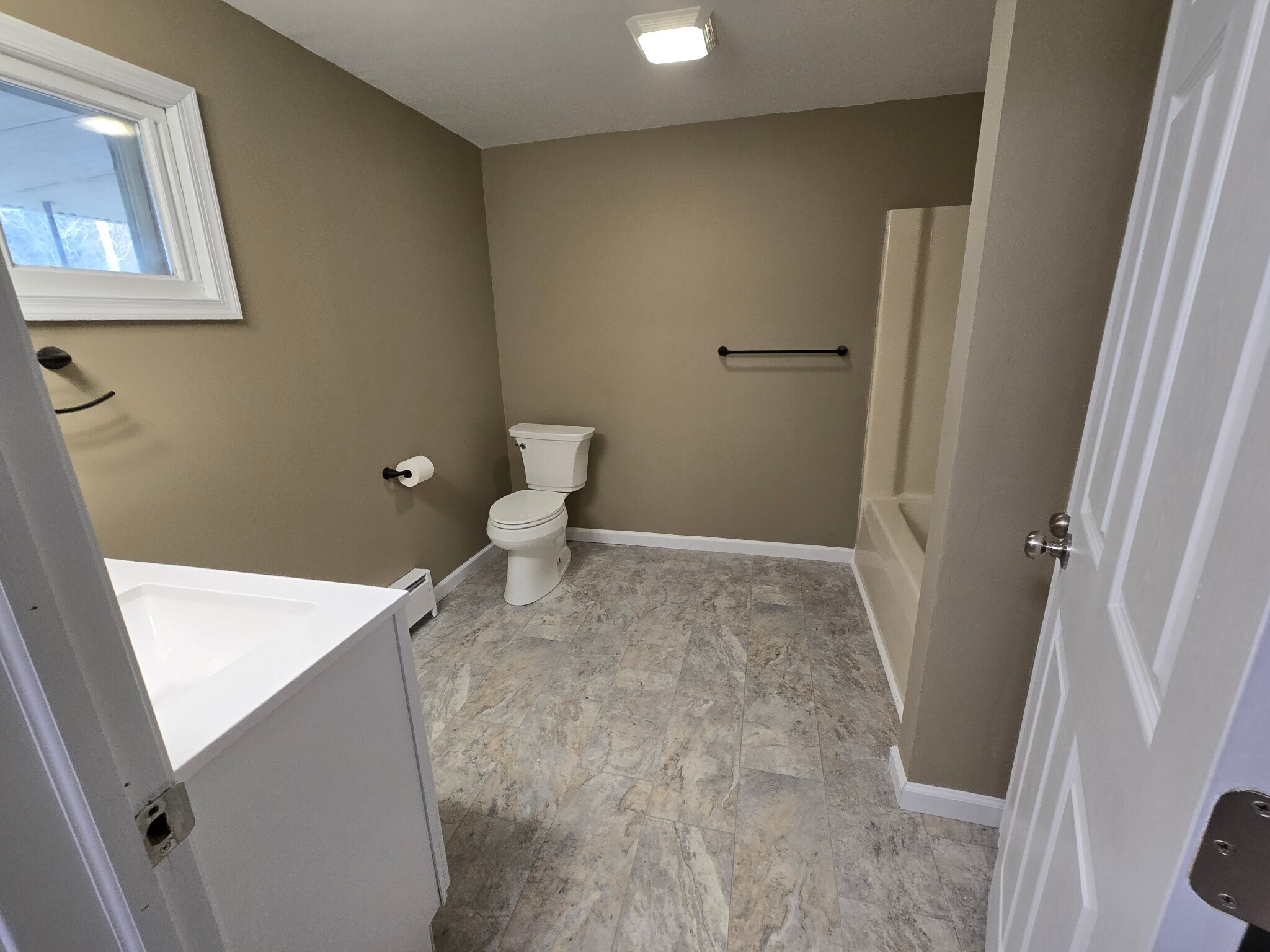 Building Photo - 355 S Hokendauqua Dr