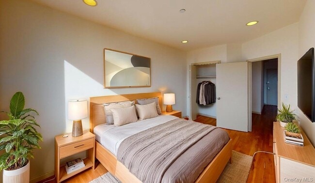 Building Photo - 67-09 Austin St