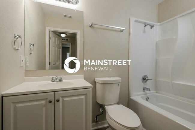 Building Photo - 3 Bedroom Pet-Friendly Home in RUSKIN, FL with Main Street Renewal