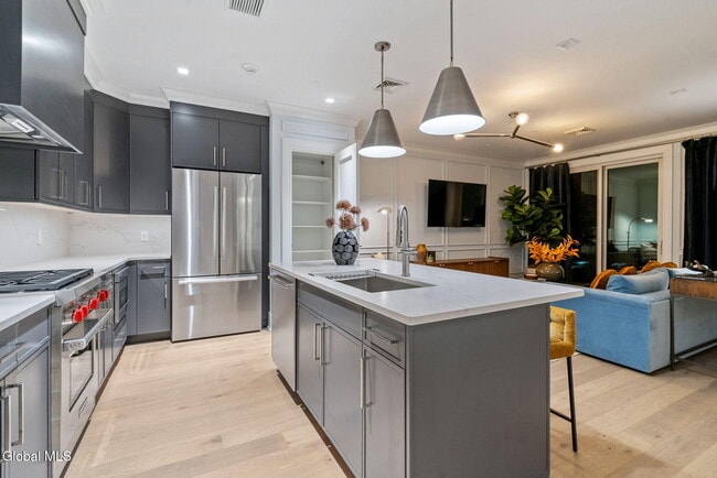 Building Photo - 19 Washington St