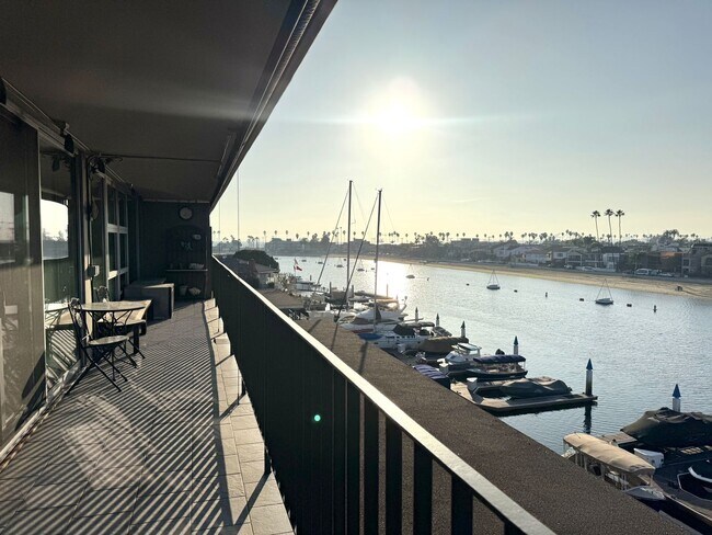 Building Photo - Waterfront Living in Naples - Furnished 2BD/2BA with Bay Views