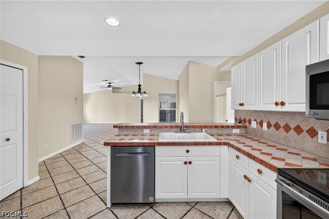 Building Photo - 1632 SW 43rd Terrace