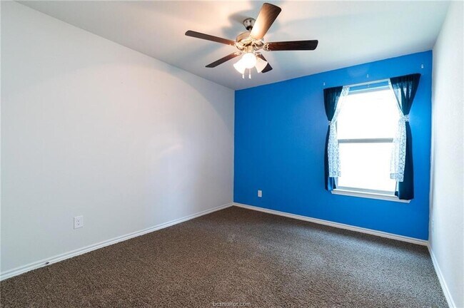 Building Photo - 6375 Darlington Ave