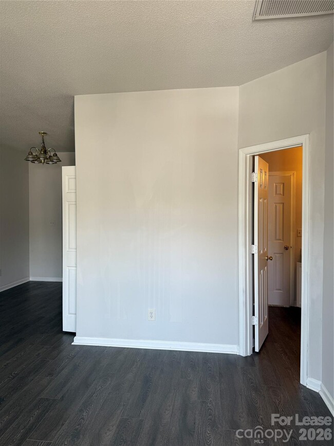 Building Photo - 508 Goldstaff Ln