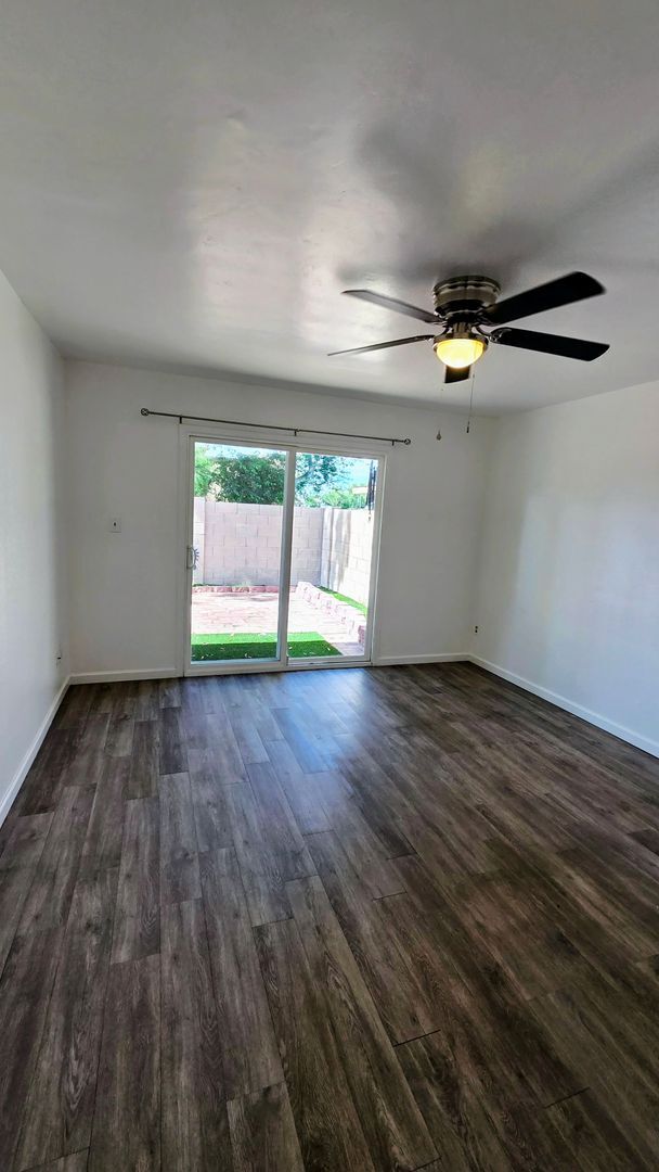 Building Photo - 2 bed, 1 bath Tempe Townhome