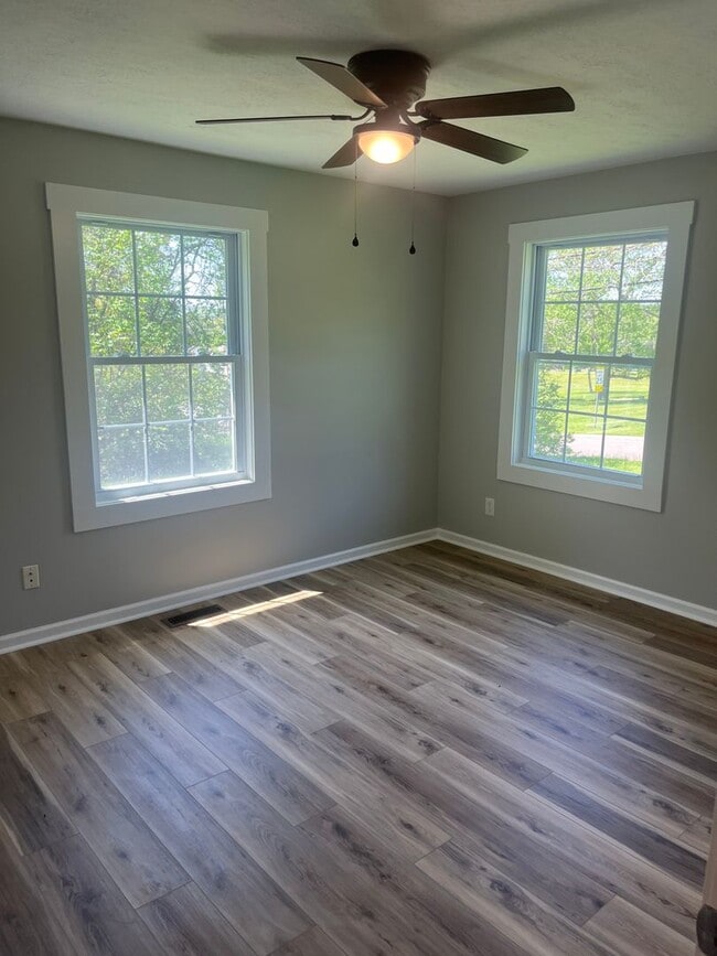 Building Photo - 5213 Pleasant Ridge Rd