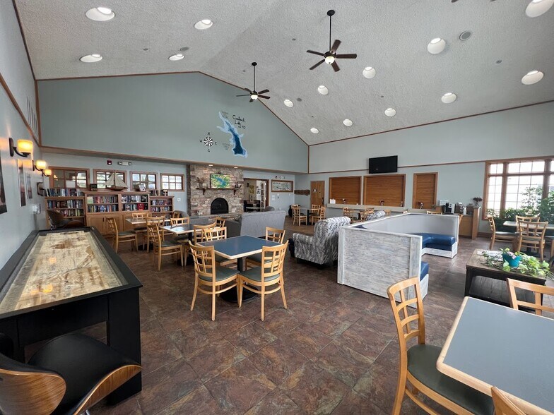Candlewick Rec Center - 118 Chanticleer Ln NE