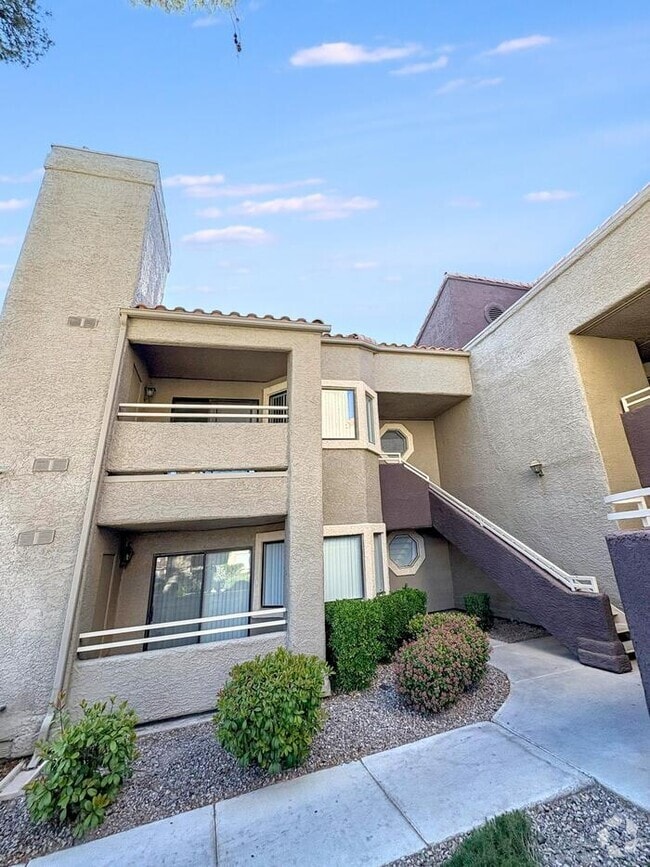 Building Photo - Welcome to our beautiful 3-bedroom, 2-bath...