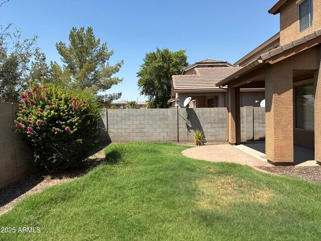 Building Photo - 14559 W Port Royale Ln