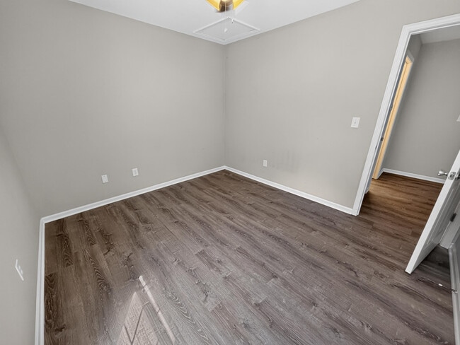 Building Photo - 1330 Godas Cir