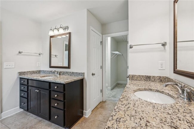 Building Photo - 1514 Woodbridge Way NE