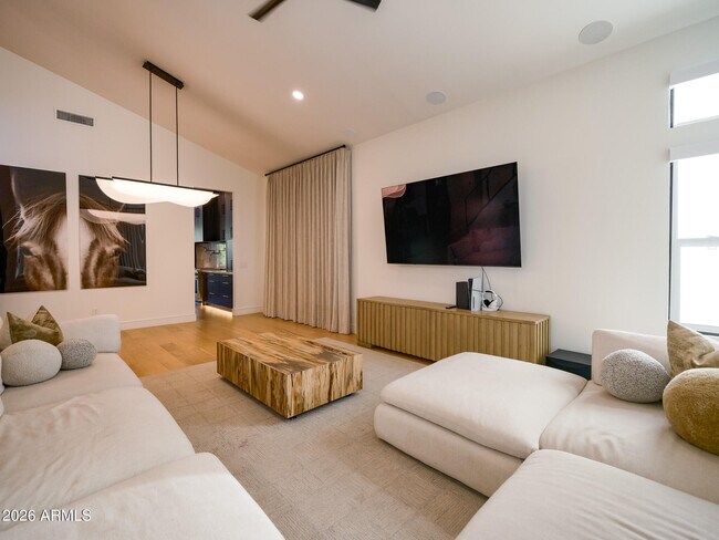 Building Photo - 2024 E Granite View Dr