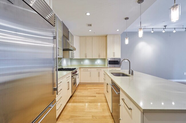 Building Photo - 1610 N Queen St