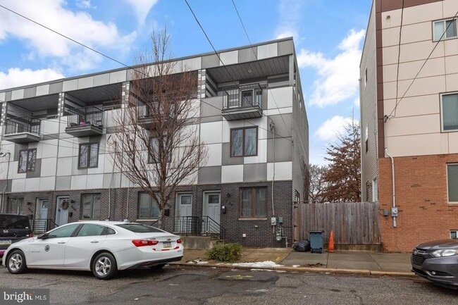 Building Photo - 2524 Sepviva St