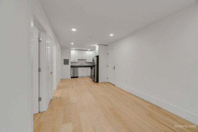 Building Photo - 422 Cole St