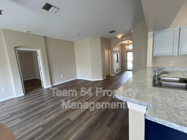 Building Photo - 30534 Tremont Dr