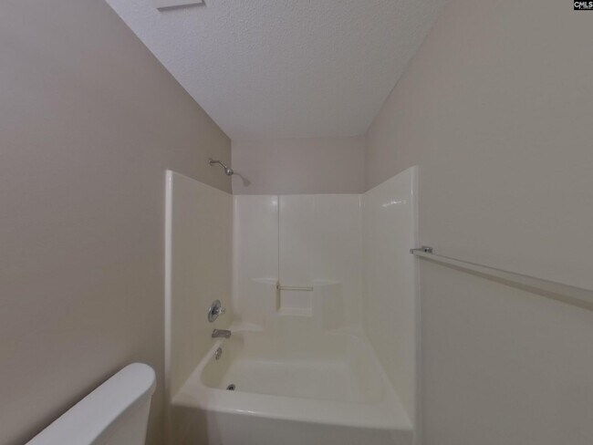 Building Photo - 562 Chisolm Way
