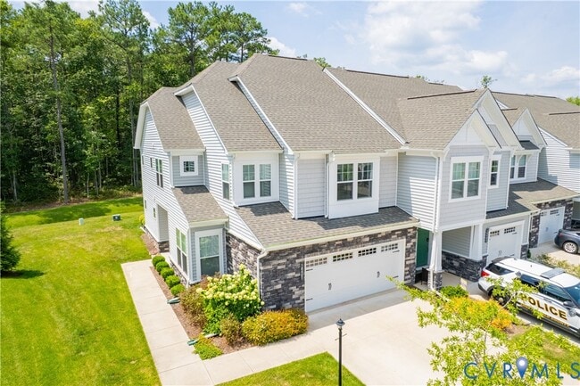 Primary Photo - 18401 Palisades Ct
