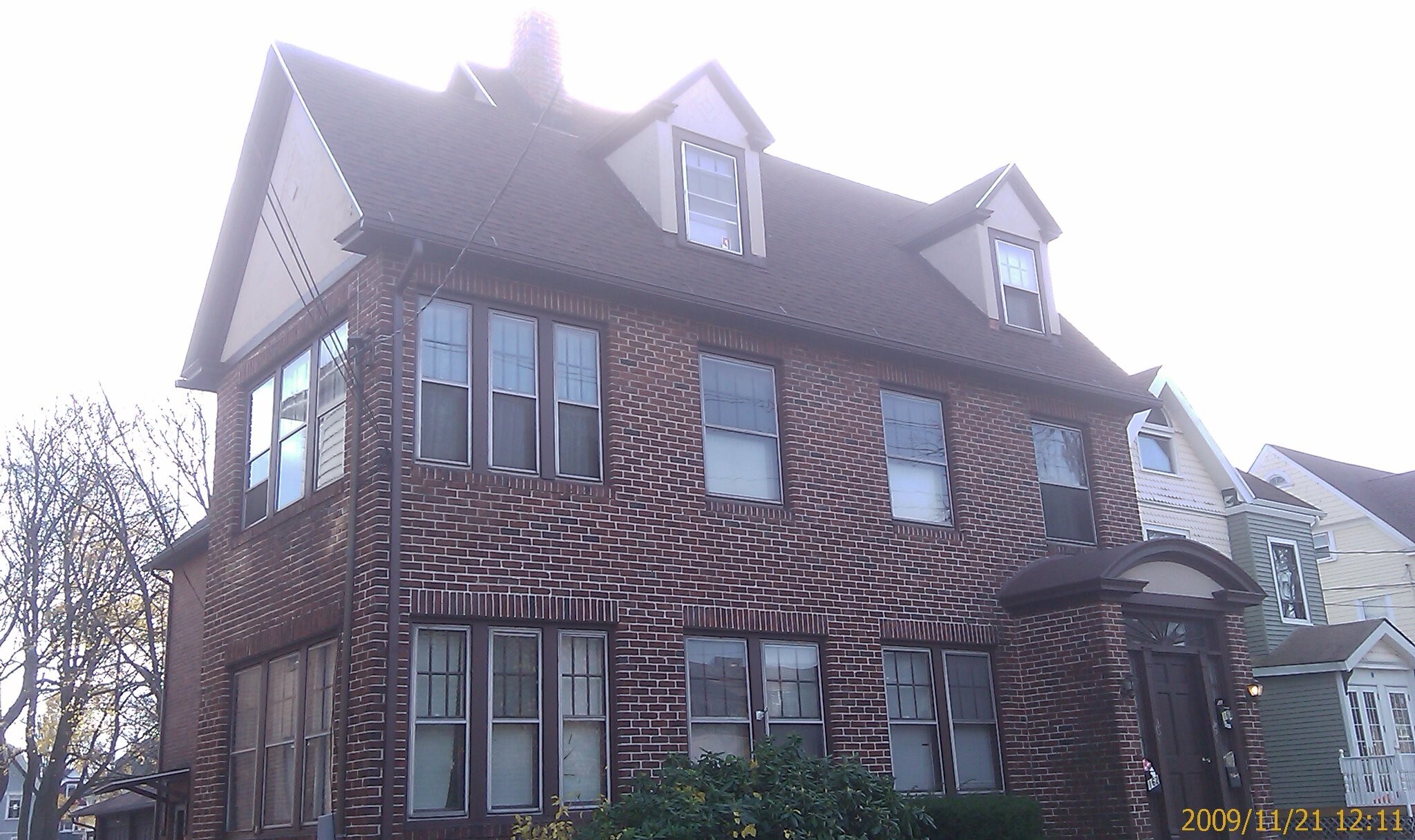 Building Photo - 162 Elm St