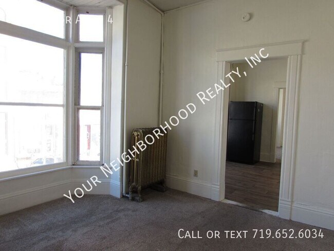 Building Photo - 318 Victor Ave