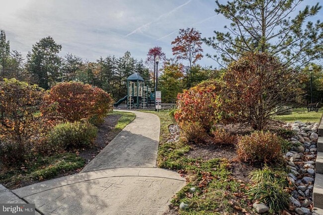 Building Photo - 8245 Macintosh Ct