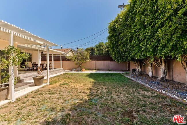 Building Photo - 12120 Aneta St
