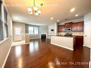 Building Photo - 13102 Heath Grove Dr