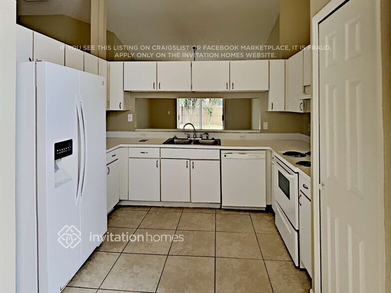 Building Photo - 733 Alto Pl