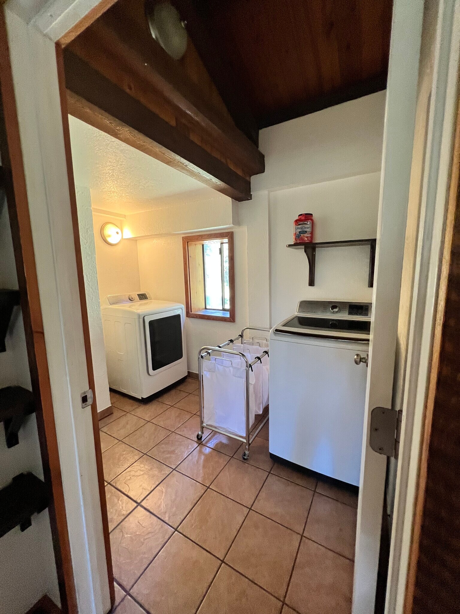 Building Photo - 260 Rustic Ln